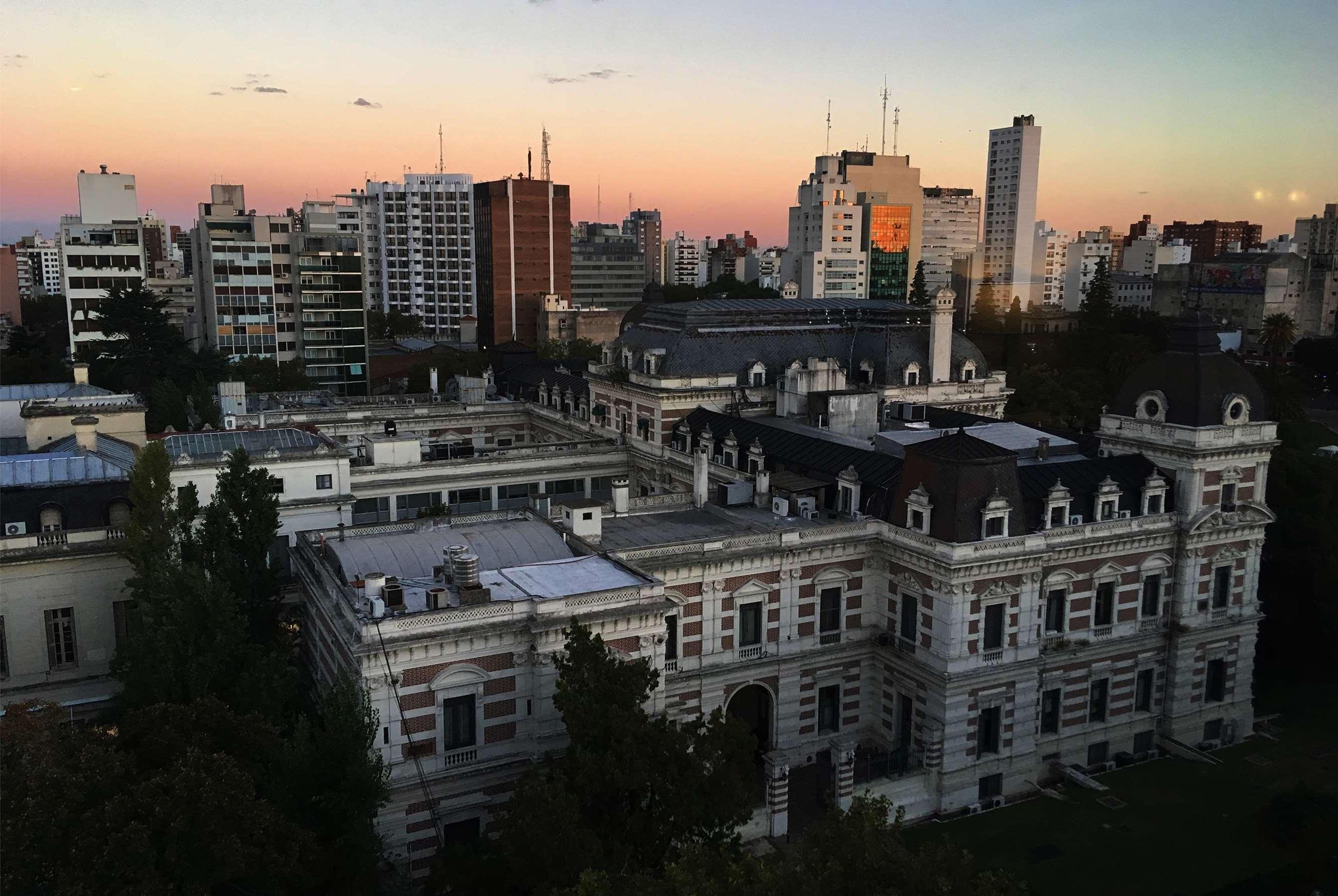 Days & By Wyndham Hotel La Plata